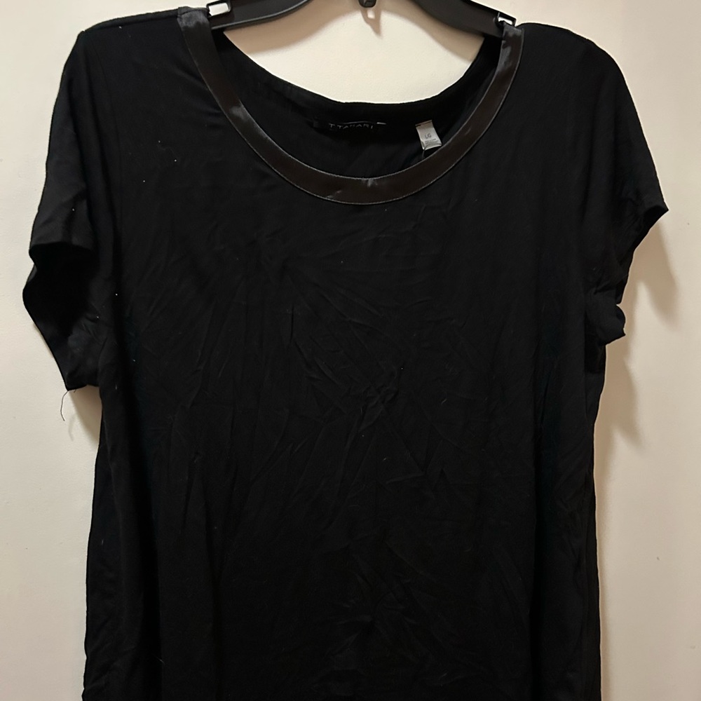 T Tahari Black Short Sleeve T-Shirt